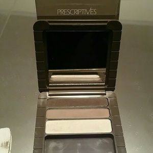 PRESCRIPTIVES UNDERSTATEMENTS EYESHADOW TRIO GRAY